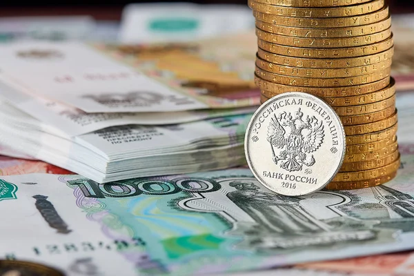 Russian currency, stacks coins and banknotes — Stock Photo, Image