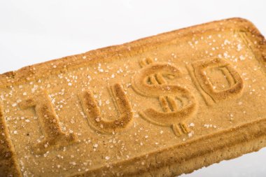 Para birimi simgeleri ile tanımlama.