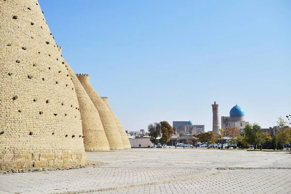 Antika Fortess Tegelvägg Bukhara Uzbekistan — Stockfoto