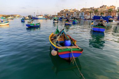 Marsaxlokk liman tekneler