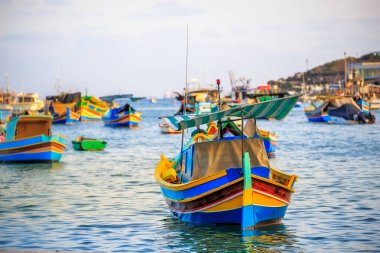 Marsaxlokk liman tekneler