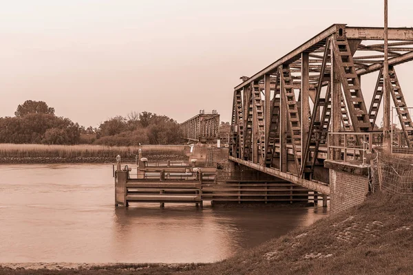 セリーヌの近くの鉄道橋の破損 — ストック写真