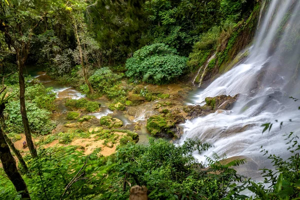 El Nicho - cachoeiras famosas em Cuba — Fotografia de Stock