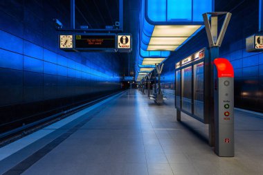 Metro İstasyonu U4 Hamburg Üniversitesi