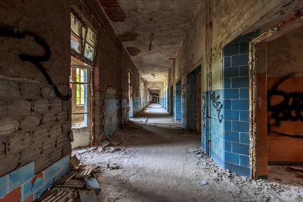 Korridoren på Beelitz läka kliniker — Stockfoto