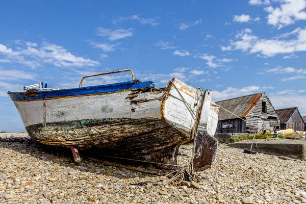 Velhos barcos de pesca perto de Carmaret sur mer — Fotografia de Stock