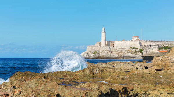 Spray in front of the Fortaleza de san Carlos