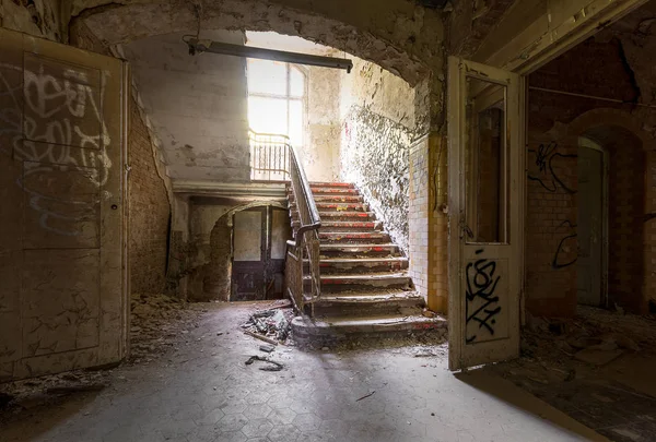 Escalera en las clínicas de curación de Beelitz — Foto de Stock