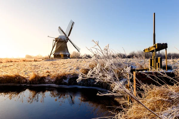 Windmill near Sande at cold winter morning — Stock Photo, Image