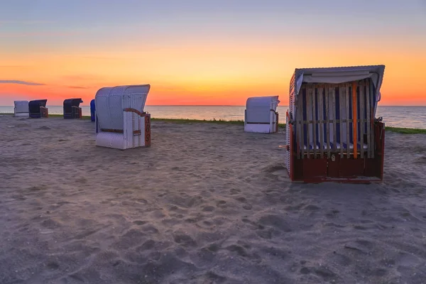 Strandkörbe am Strand von Harlesiel — Stockfoto