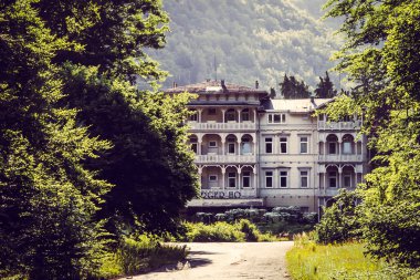 Harz içinde terk edilmiş bir otel