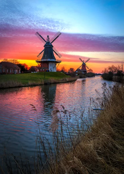 Windmolens in Greetsiel — Stockfoto