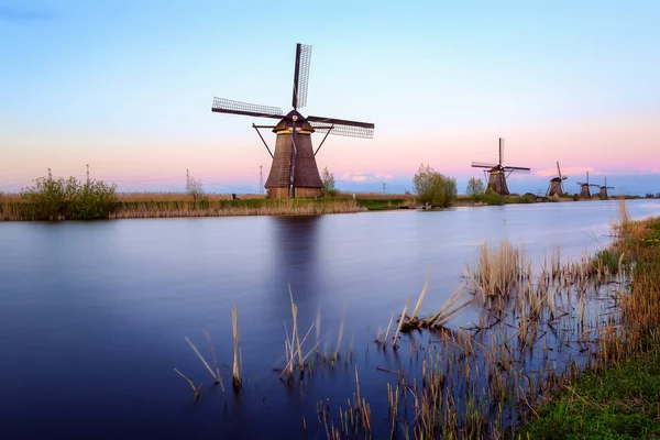 Moulins à vent de Kinderdijk près de Rotterdam — Photo