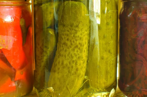 有機野菜のピクルスの瓶。マリネ料理 — ストック写真
