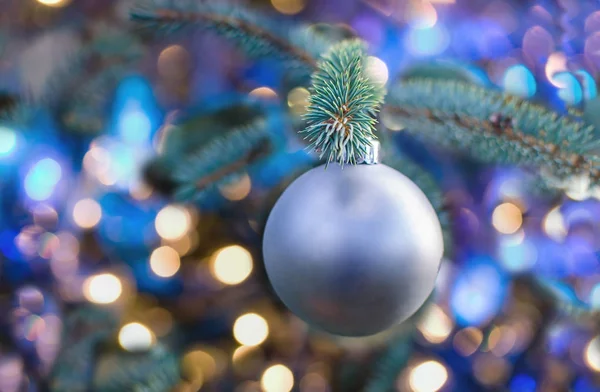 Weihnachten silberne Kugel Dekoration Schmuck — Stockfoto