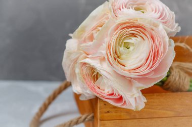 Düğünçiçeği buket mezarda 