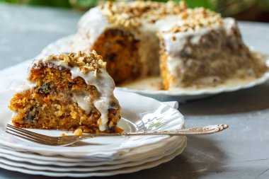 Havuçlu kek ceviz ile