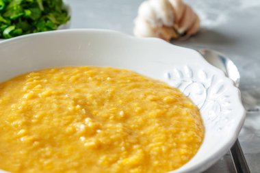 Hint mercimek çorbası