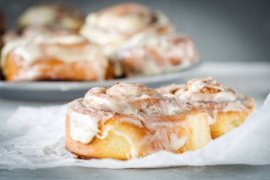 Ev yapımı lezzetli cinnabon rulo