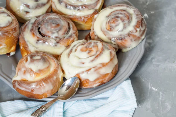 Homemade delicious cinnabon rolls — Stock Photo, Image