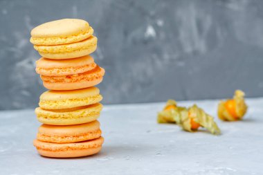 Ev yapımı limon ve kayısı macaroons