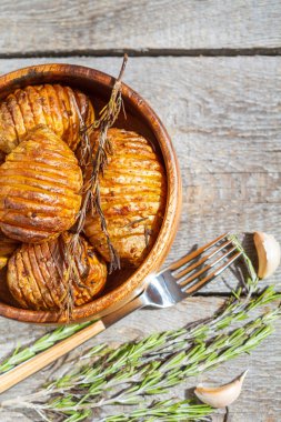 Biberiyeli fırında patates.