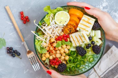 Buda kase sebze, nohut ve tofu. 