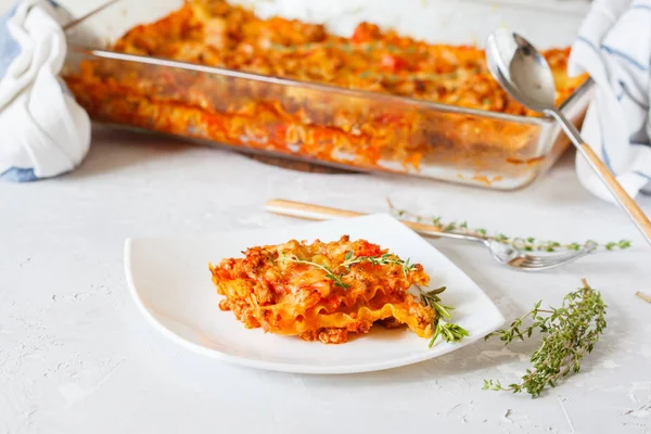 Geleneksel İtalyan lazanyası.