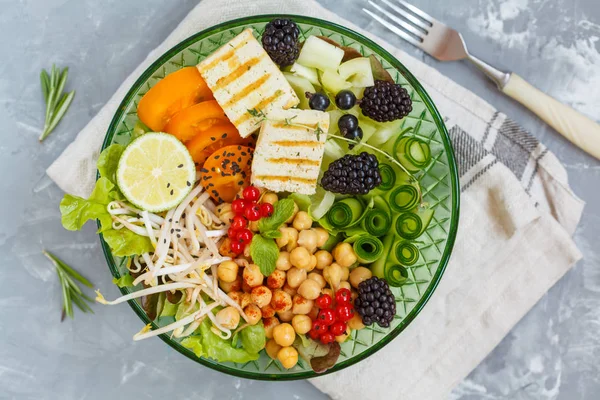 Buda kase sebze, nohut ve tofu. 