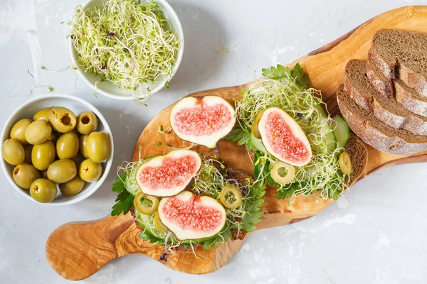 Sağlıklı renk vejetaryen sandviç.