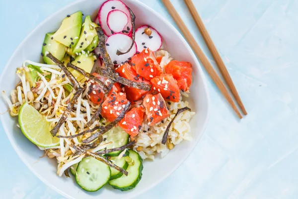 Hawaiian Ahi Poke dish with fish — Stock Photo, Image