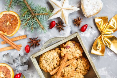 Noel dekorasyonu, ev yapımı kurabiye ve yeni yıl simgeler