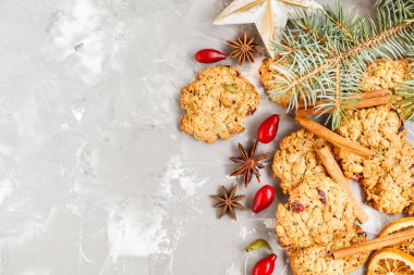 Noel dekorasyonu, ev yapımı kurabiye ve yeni yıl simgeler