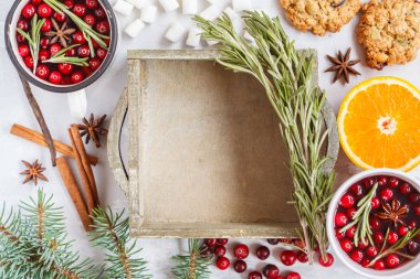 Ahşap kutu ve Noel dekorasyon