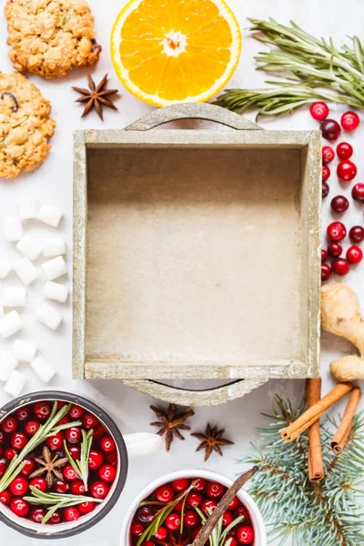 Ahşap kutu ve Noel dekorasyon