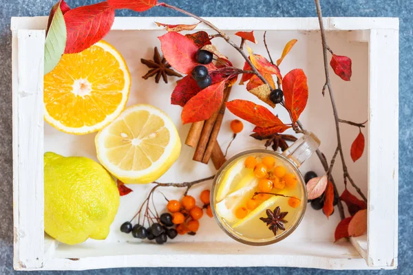 Cehri sıcak içecek limon ve tanımlama bilgileri