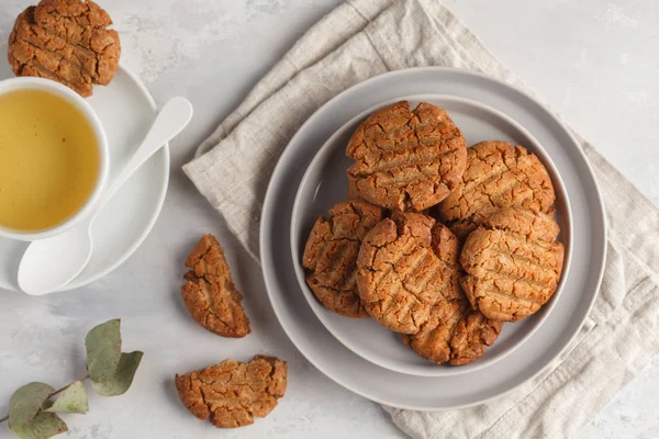Homemade healthy aquafaba vegan cookies with tea, top view — Stock Photo, Image