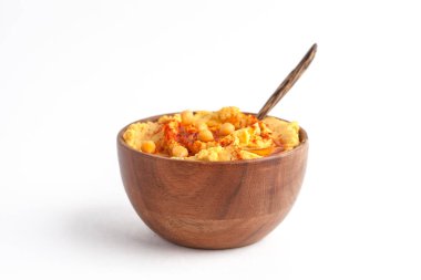 Humus, beyaz arka plan üzerinde izole