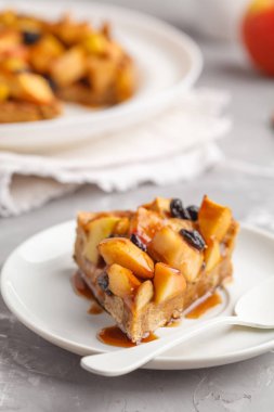 Vegan elmalı turta tarçın, Kuru üzüm ve karamel parçası