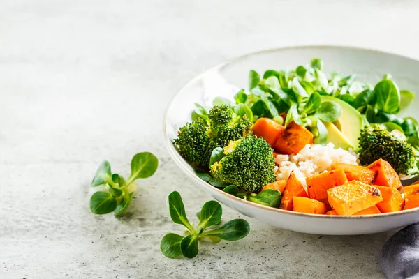 Tigela Almoço Vegan Com Arroz Integral Brócolis Batata Doce Arroz — Fotografia de Stock