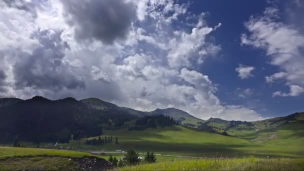 Kazakistan'ın dağlarının hızlandırılmış. Karkara. — Stok video