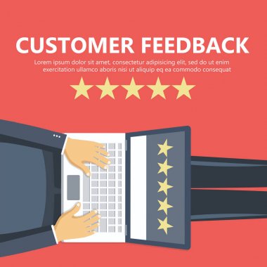 Müşteri hizmetleri illüstrasyonuna not veriyorum. Yerde oturan ve tableti kucağında tutan bir adam. Web sitesi değerlendirme ve değerlendirme konsepti. Düz vektör illüstrasyonu