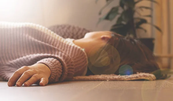 Dead Woman Lying Floor Domestic Violence — Stock Photo, Image