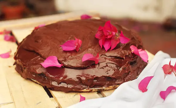 Delicioso pastel de chocolate enfoque selectivo —  Fotos de Stock