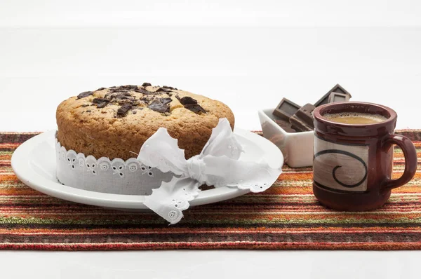 Vanilyalı kek çikolata çikolata Kupası kahve çay zanaat pasta doğum günü düğün olaylar catering için yapma ile beyaz tabakta ile