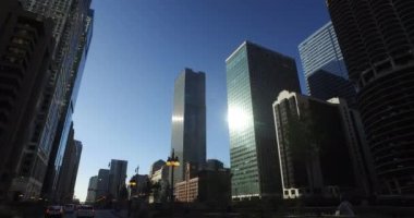Yumuşak, düşük açılı izleme atış, Chicago rides bir arabadan çekilen