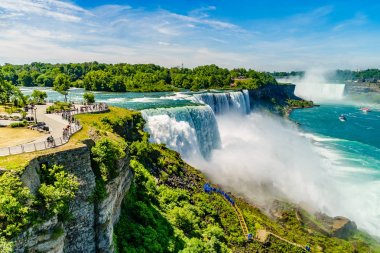 Niagara Falls üzerinde acele su