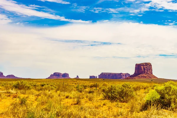 Droga prowadząca do Monument Valley — Zdjęcie stockowe