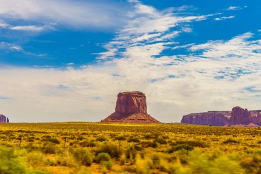 Monument Valley için önde gelen bir yol