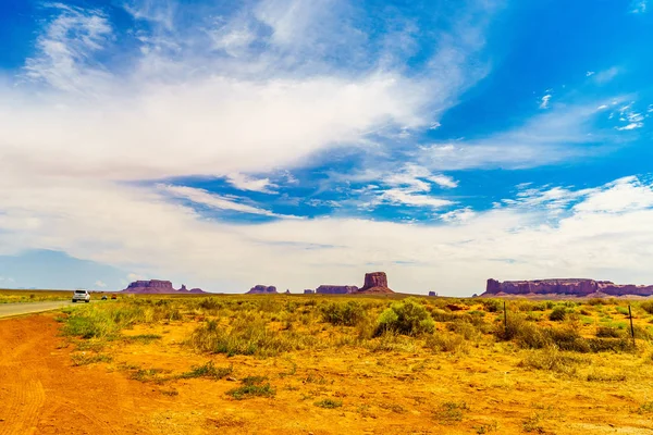 Droga prowadząca do Monument Valley — Zdjęcie stockowe